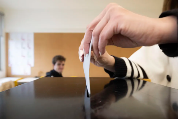 Jovens portugueses entre os que têm mais vontade de votar nas europeias